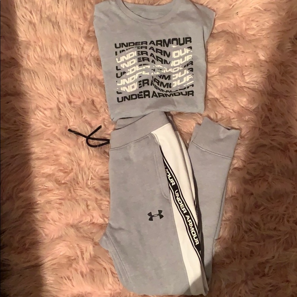 excellent condition boys under armour sweatsuit
